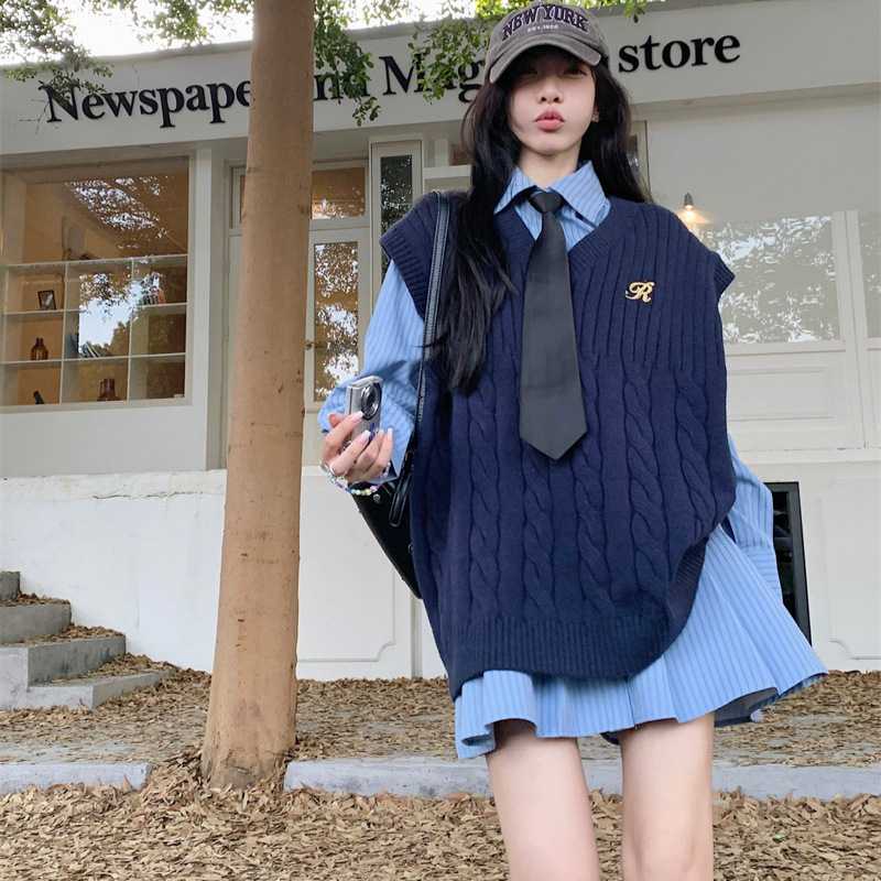 ニットワンピース ケーブル編みチュニック風ニットベスト