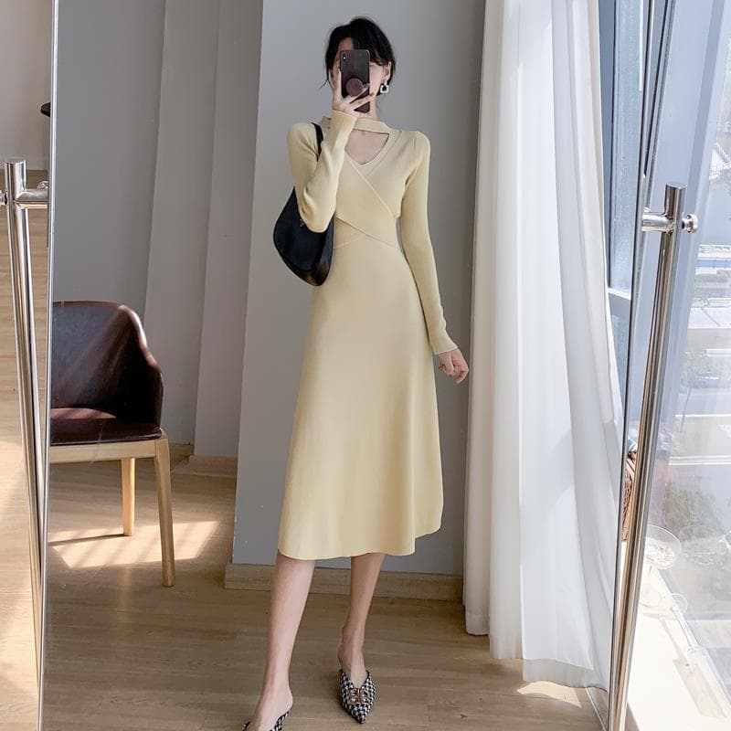 胸元カッティング美シルエットニットワンピース