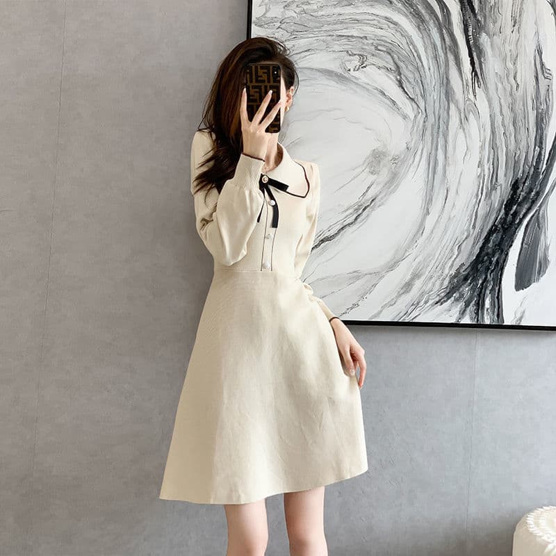 リボン飾り襟付きニットワンピース