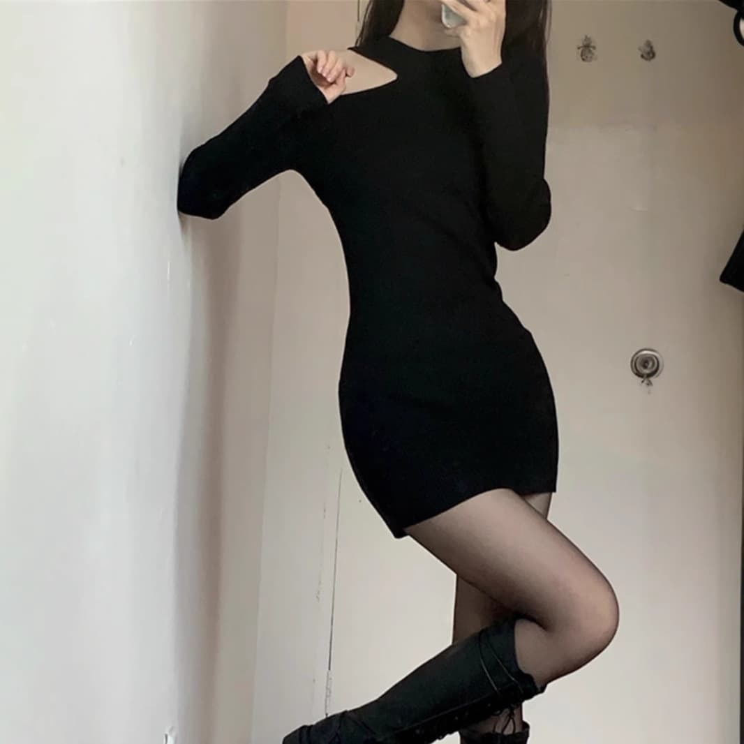 肩開きセクシーニットワンピース