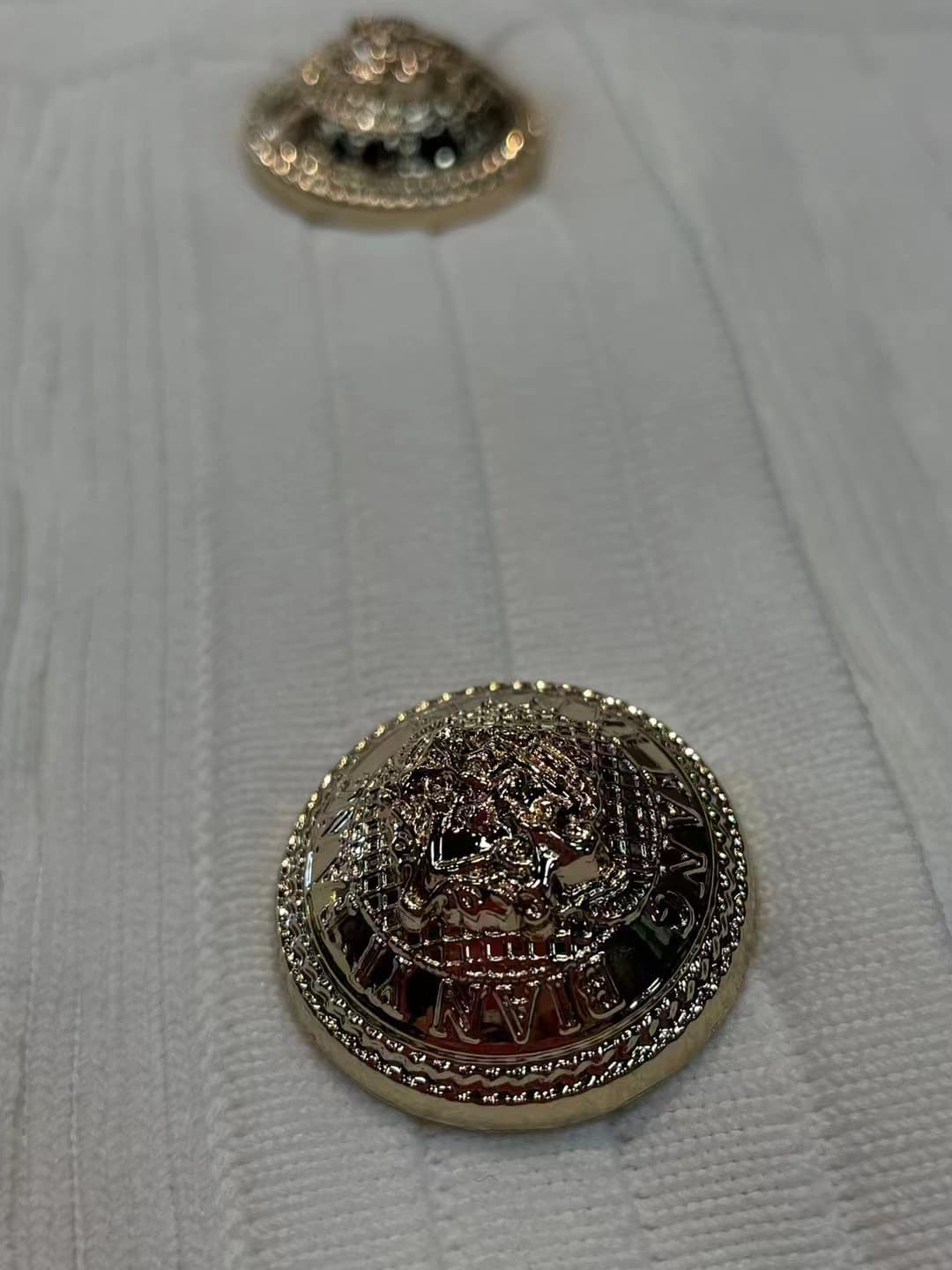 ニットワンピース 金釦デザインニットミニワンピース