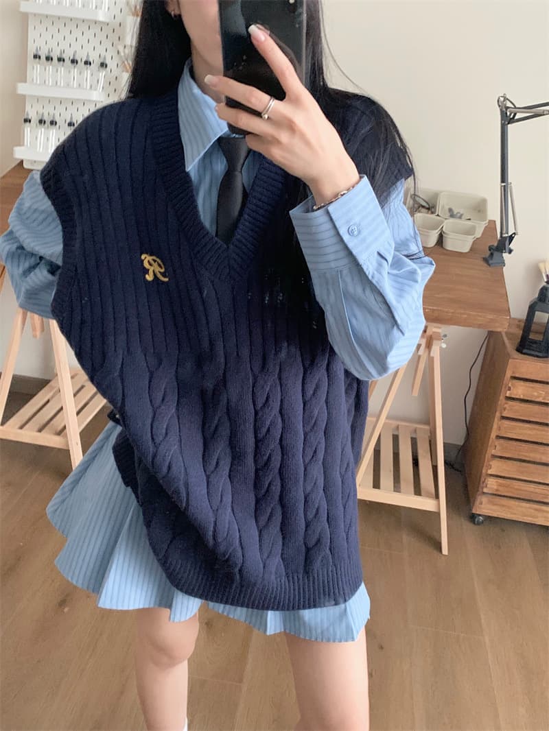ニットワンピース ケーブル編みチュニック風ニットベスト
