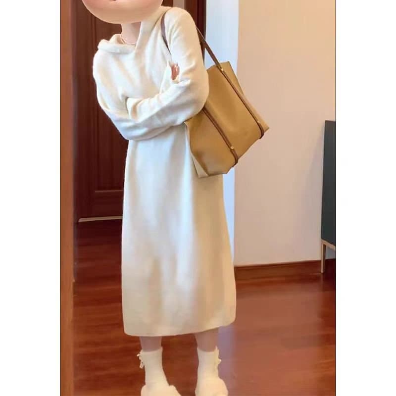 ふんわり袖のあったかニットワンピース