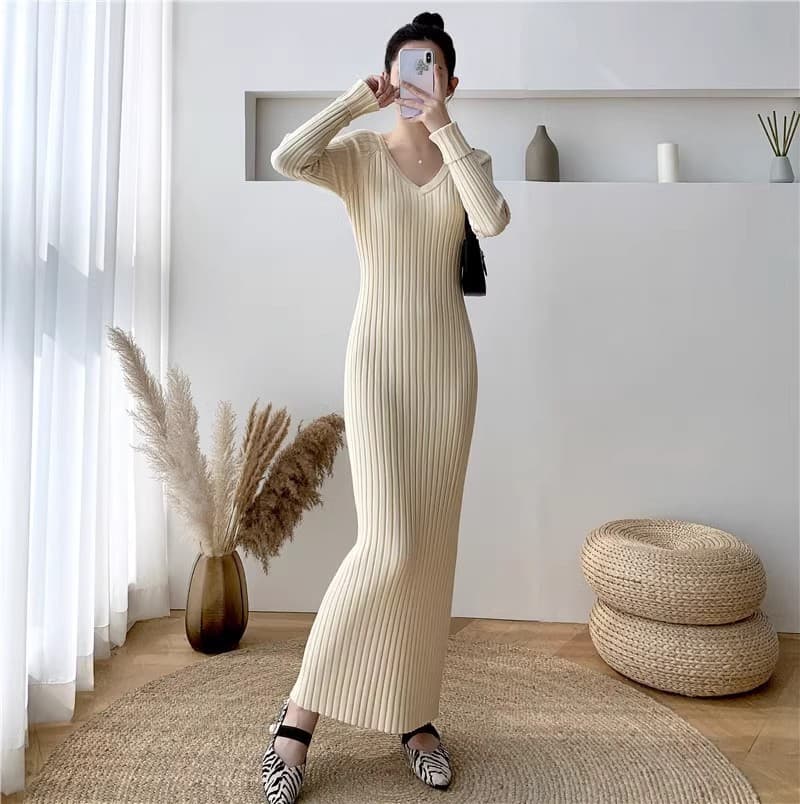 シンプル美シルエットニットワンピース