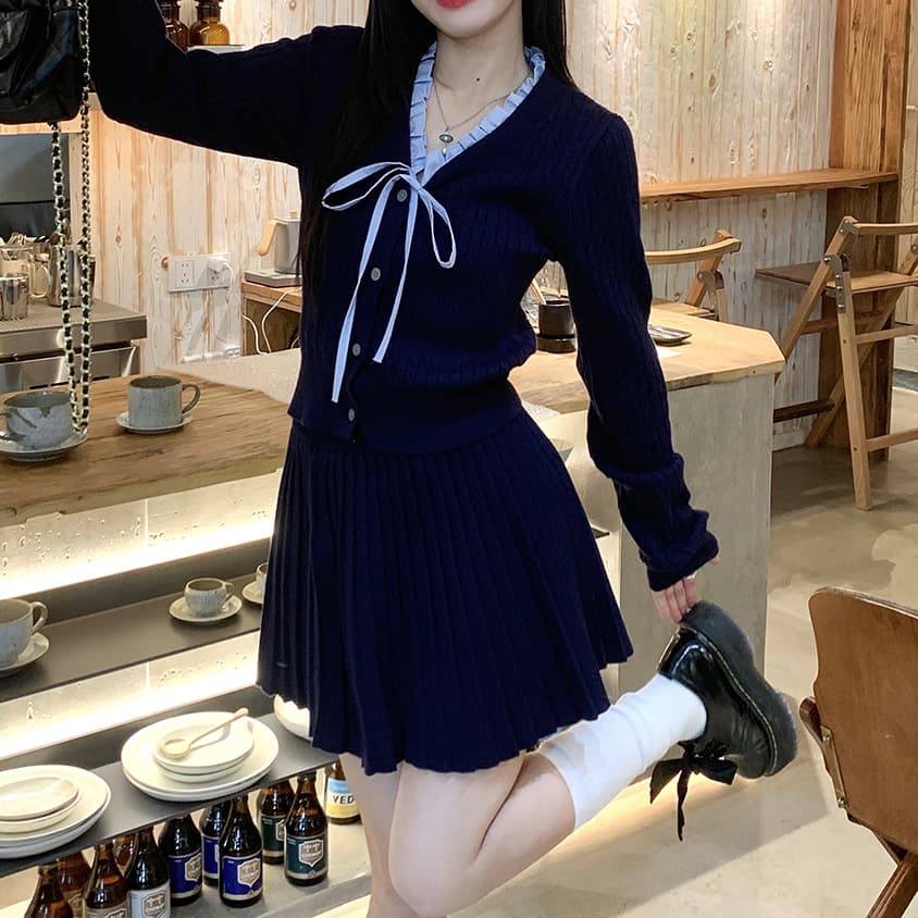 リボン付きプリーツニットワンピース