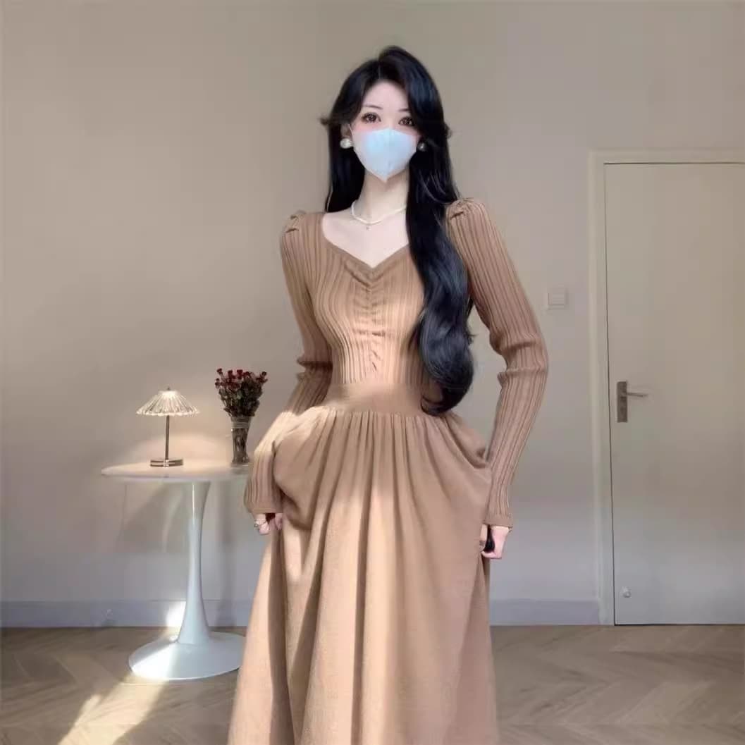 ふんわり優美シルエットニットワンピース