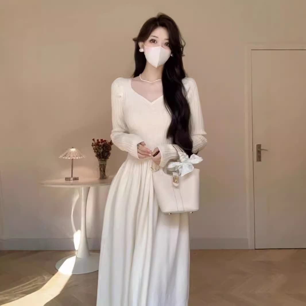 ふんわり優美シルエットニットワンピース